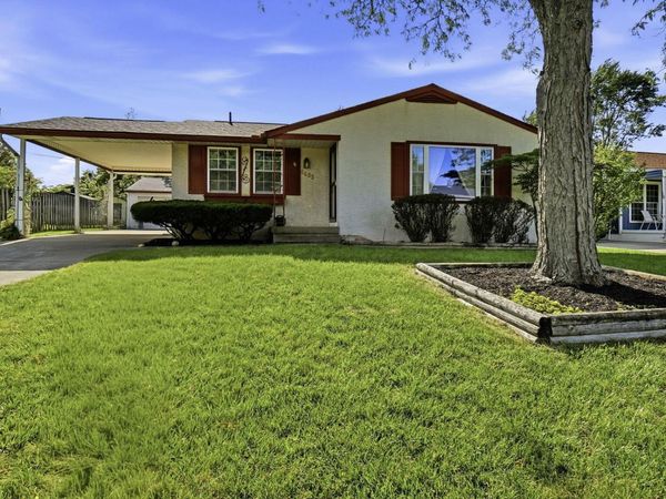 6493 Dobson Square E, Columbus, OH 43229