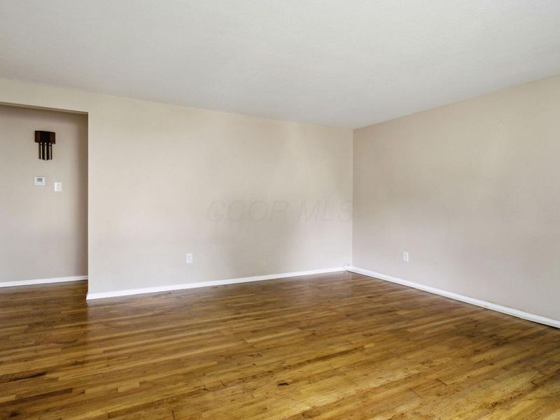6493 Dobson Square E, Columbus, OH 43229 Photo 12