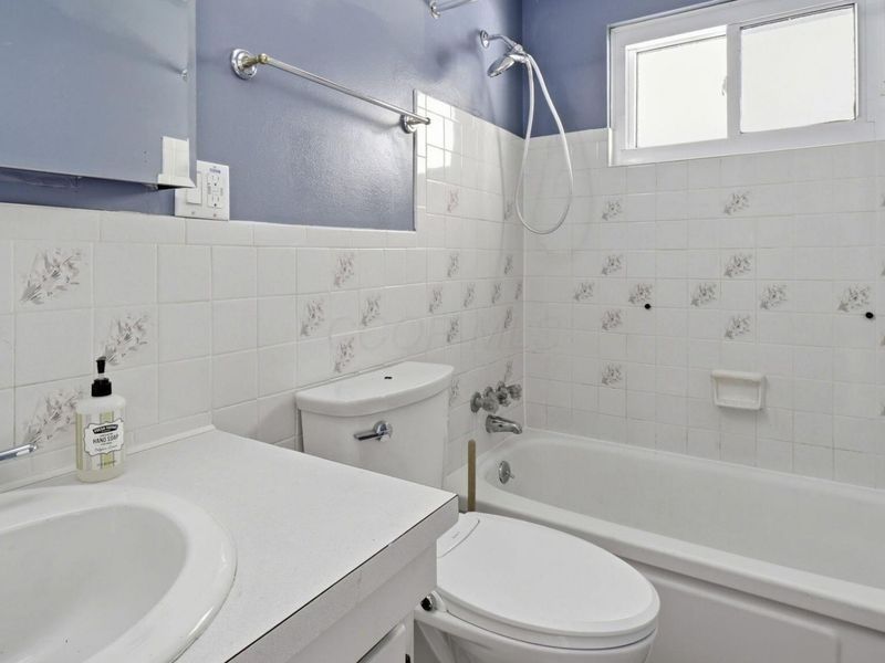 6493 Dobson Square E, Columbus, OH 43229 Photo 27
