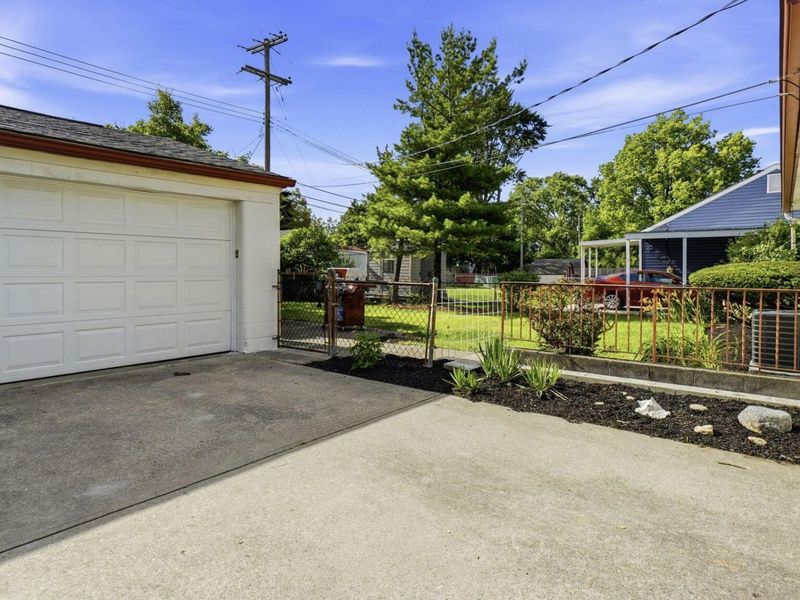 6493 Dobson Square E, Columbus, OH 43229 Photo 45
