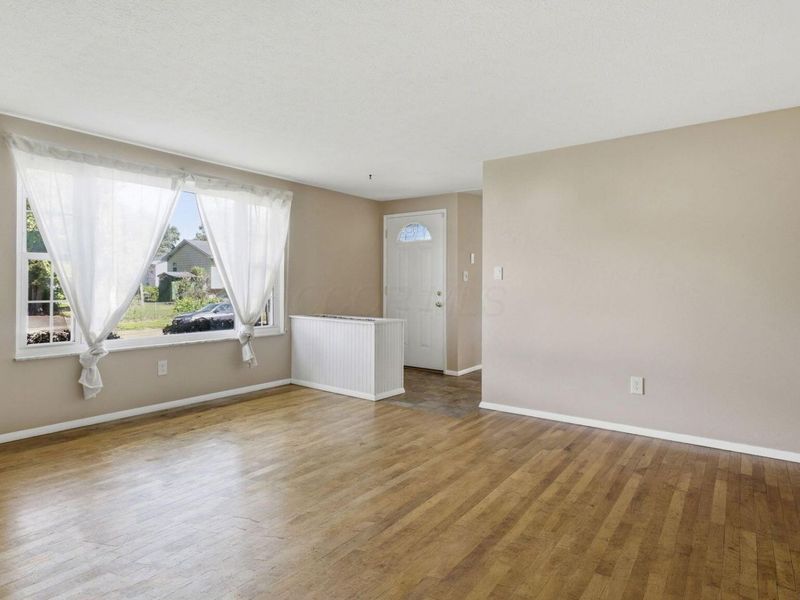 6493 Dobson Square E, Columbus, OH 43229 Photo 6