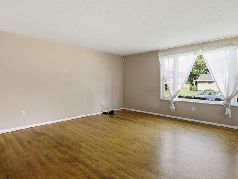 6493 Dobson Square E, Columbus, OH 43229 Photo 8
