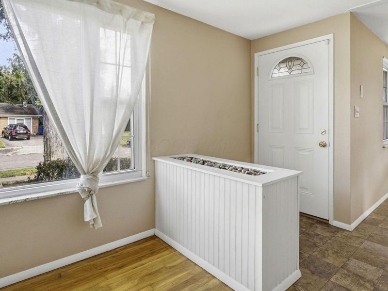 6493 Dobson Square E, Columbus, OH 43229 Photo 9