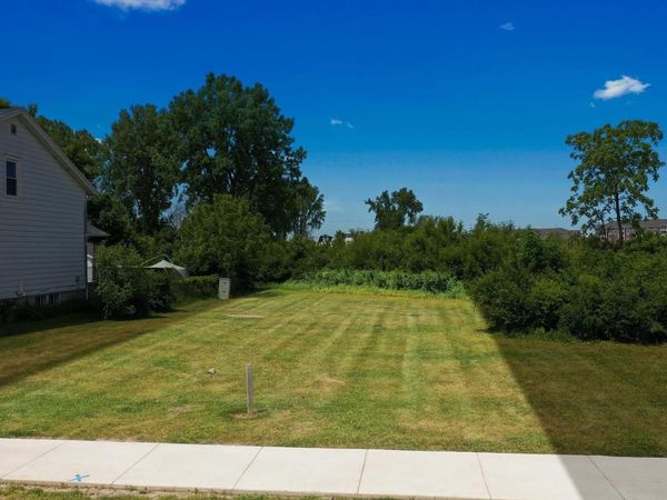 406 W 5TH AVENUE, Oshkosh, WI 54902