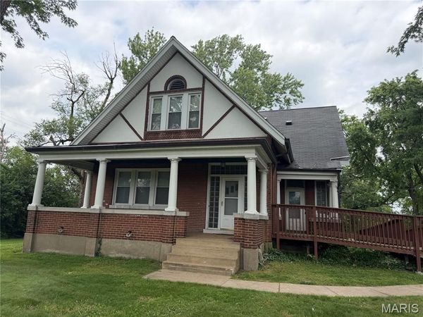 2655 Parker Road , Florissant, MO 63033