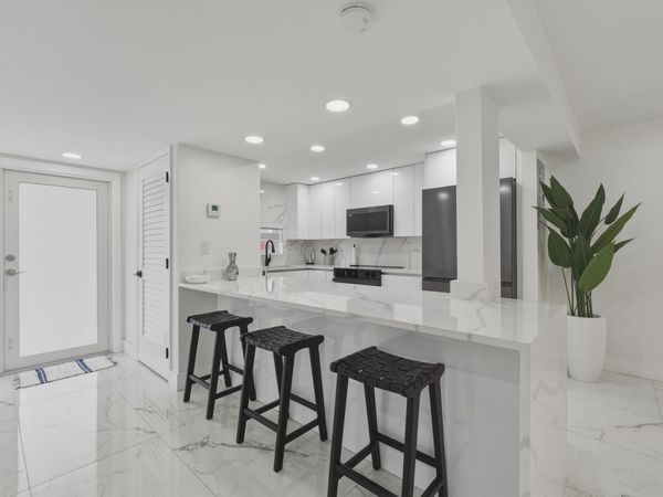 9523 N Hollybrook Lake Drive, Unit 103, Pembroke Pines, FL 33025