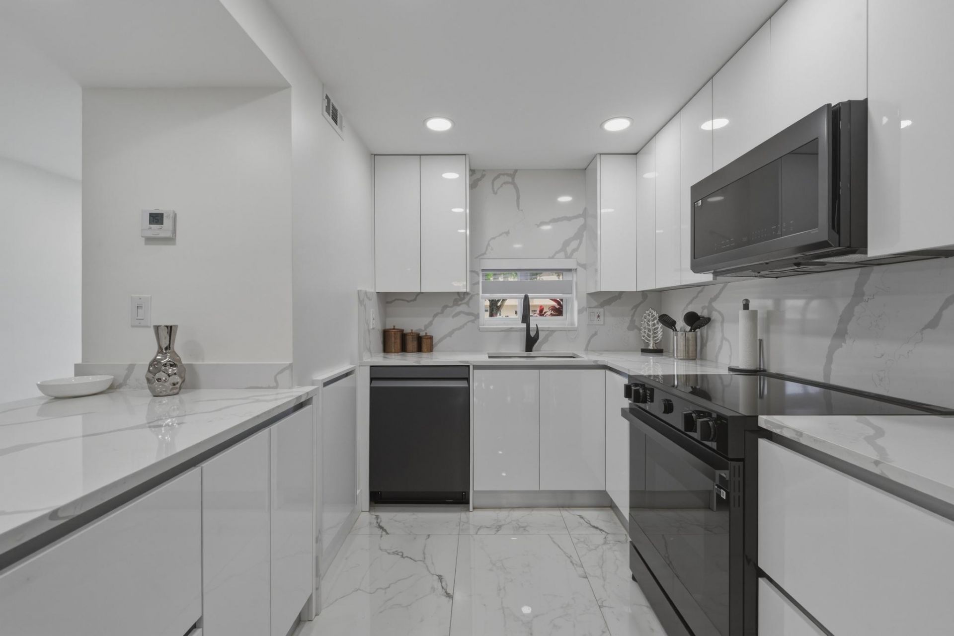 9523 N Hollybrook Lake Drive, Unit 103, Pembroke Pines, FL 33025 Photo