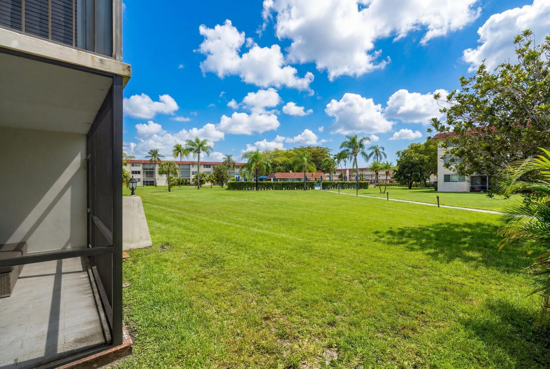 9523 N Hollybrook Lake Drive, Unit 103, Pembroke Pines, FL 33025 Photo