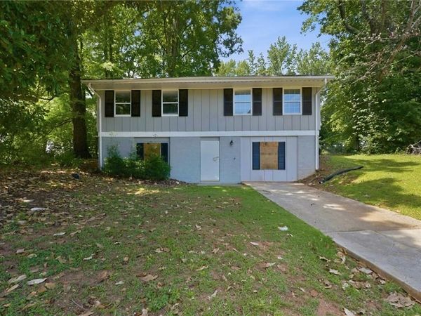 2852 Port Royal Lane , Decatur, GA 30034