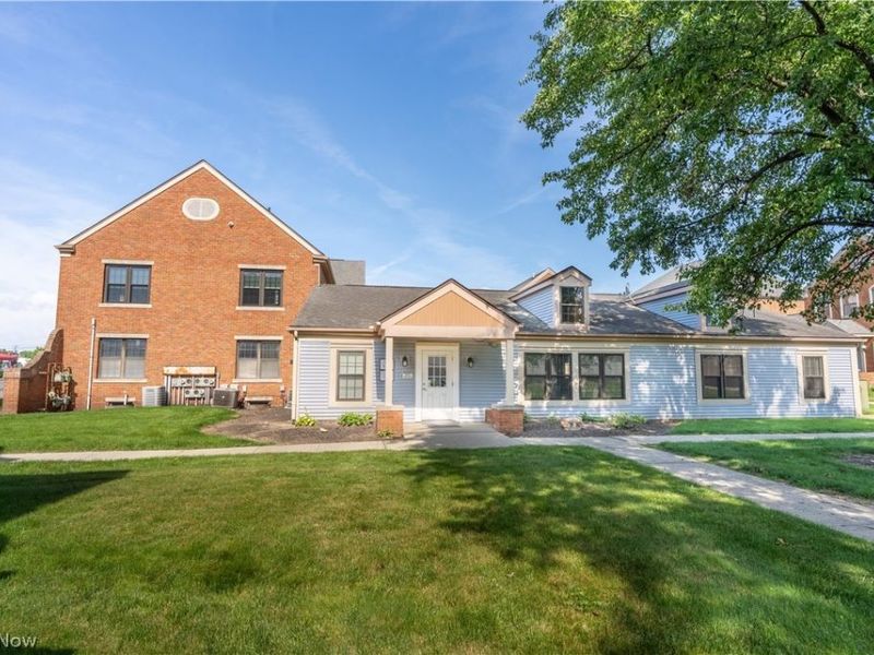 133 Wilbur Drive NE, Unit B11, North Canton, OH 44720 Photo 1