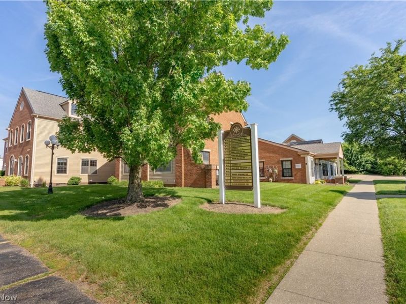 133 Wilbur Drive NE, Unit B11, North Canton, OH 44720 Photo 2