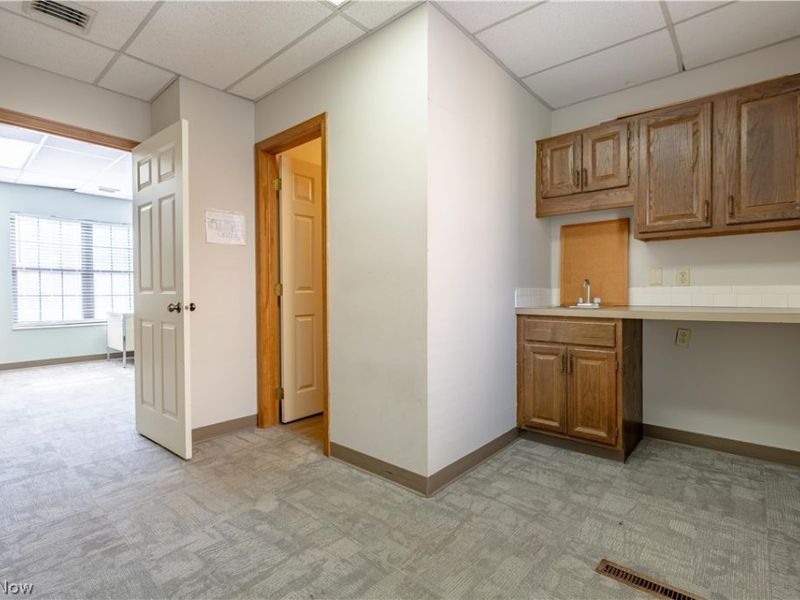 133 Wilbur Drive NE, Unit B11, North Canton, OH 44720 Photo 28