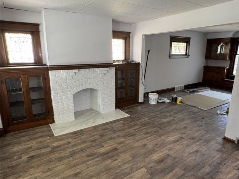 9409 Empire Avenue , Cleveland, OH 44108 Photo 2