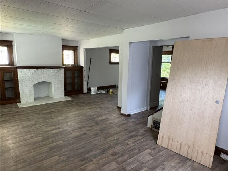 9409 Empire Avenue , Cleveland, OH 44108 Photo 3