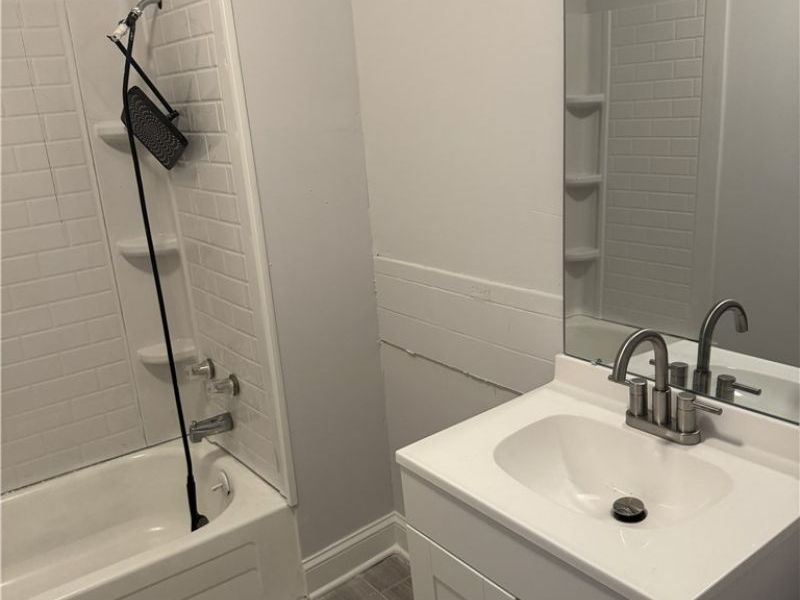9409 Empire Avenue , Cleveland, OH 44108 Photo 9