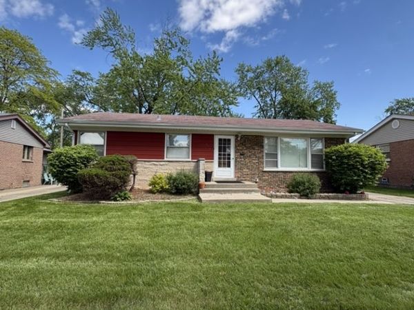 443 GROSVENOR Place , Chicago Heights, IL 60411