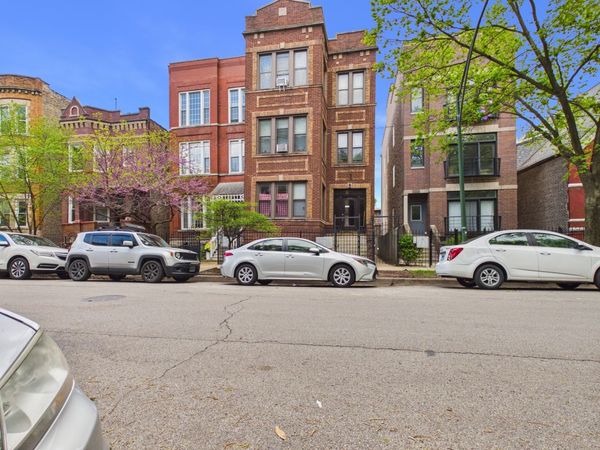2711 W Haddon Avenue , Chicago, IL 60622