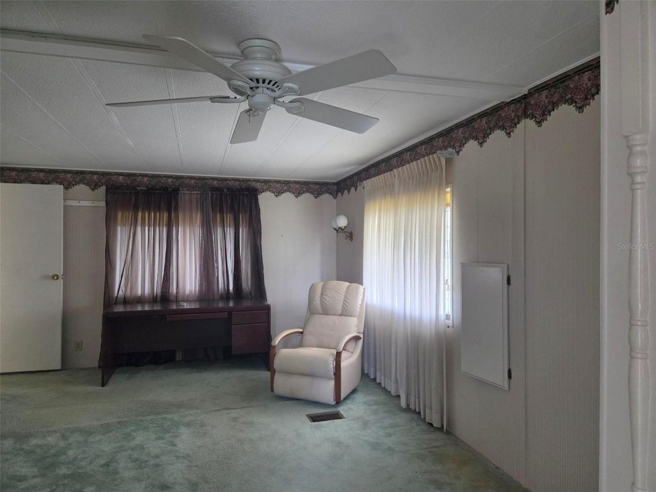 3329 Oakwood Boulevard S, Sarasota, FL 34237 Photo