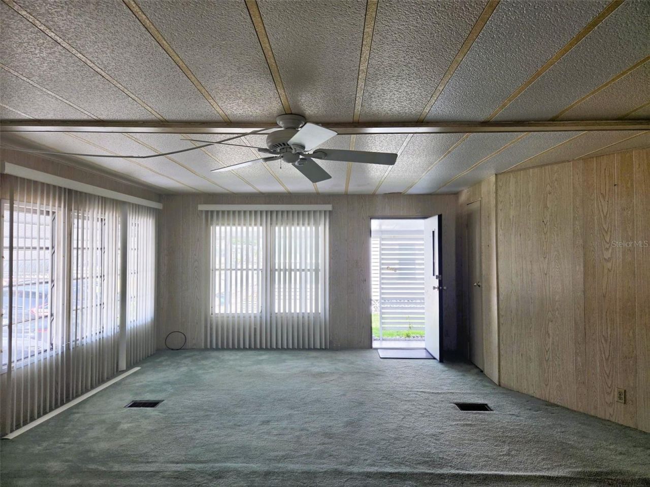 3329 Oakwood Boulevard S, Sarasota, FL 34237 Photo