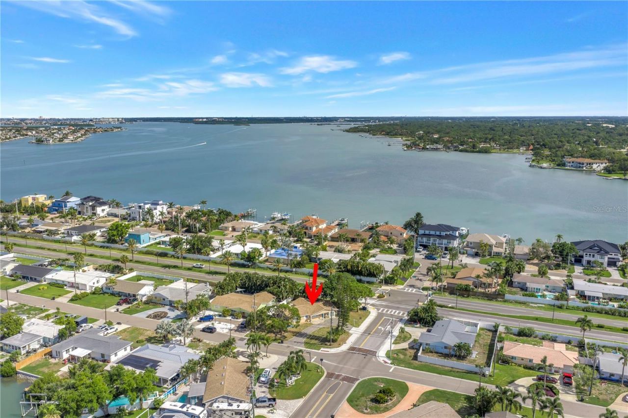 7901 Causeway Boulevard S, Saint Petersburg, FL 33707 Photo