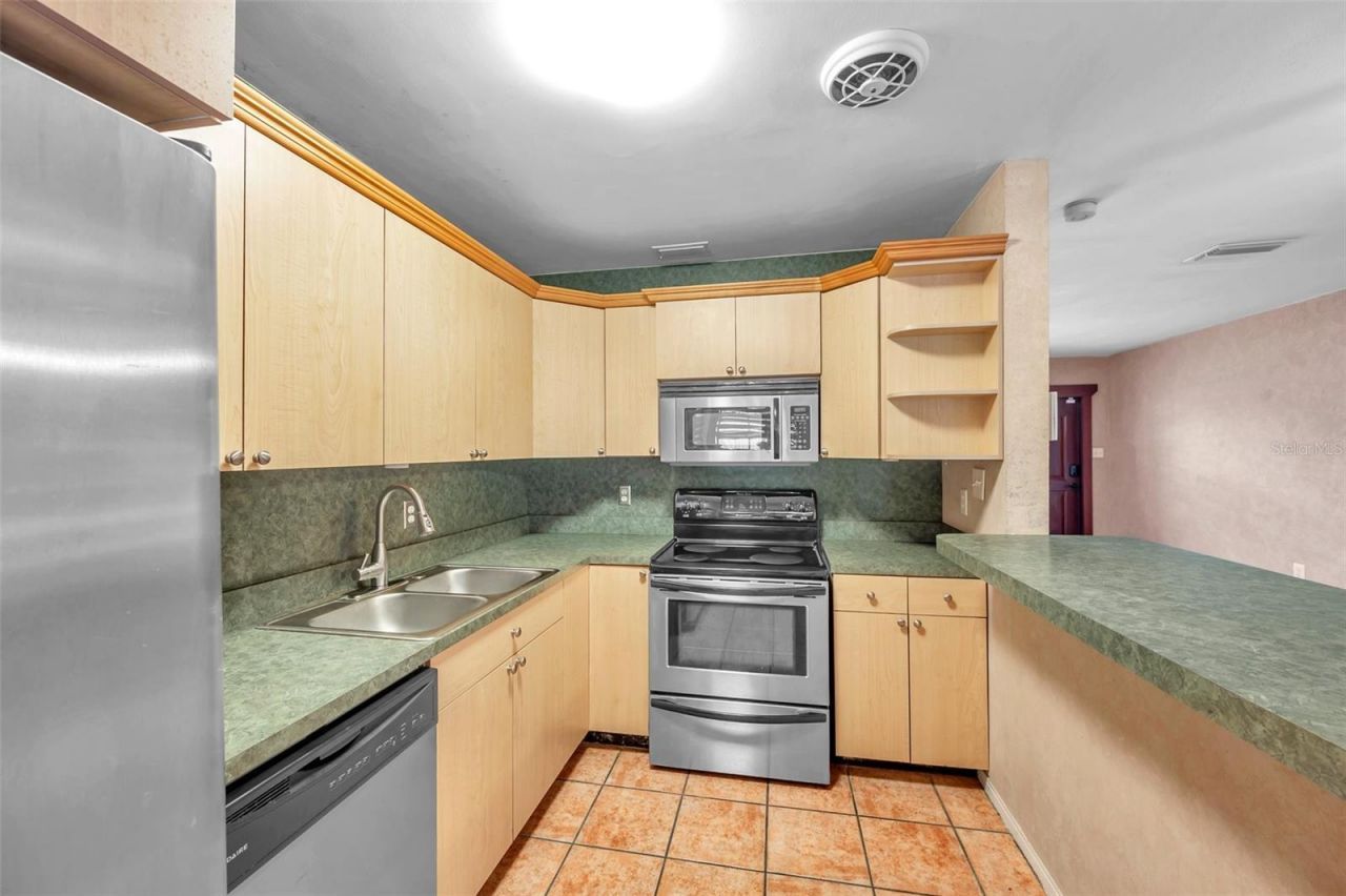 7555 19th Avenue N, Saint Petersburg, FL 33710 Photo