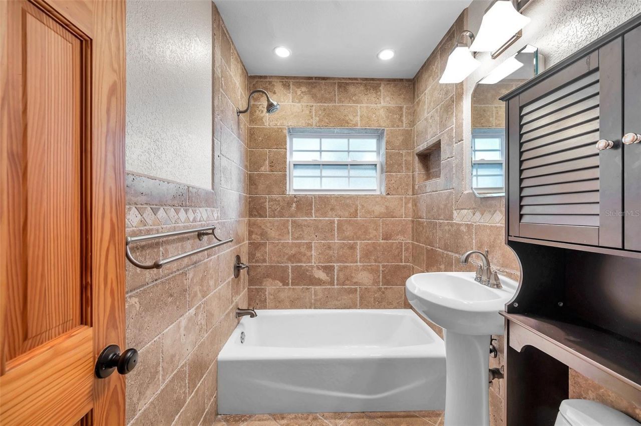7555 19th Avenue N, Saint Petersburg, FL 33710 Photo