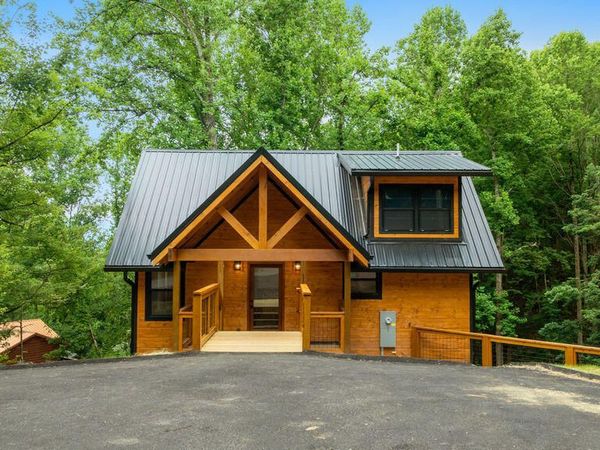 1123 Raintree Rd, Gatlinburg, TN 37738