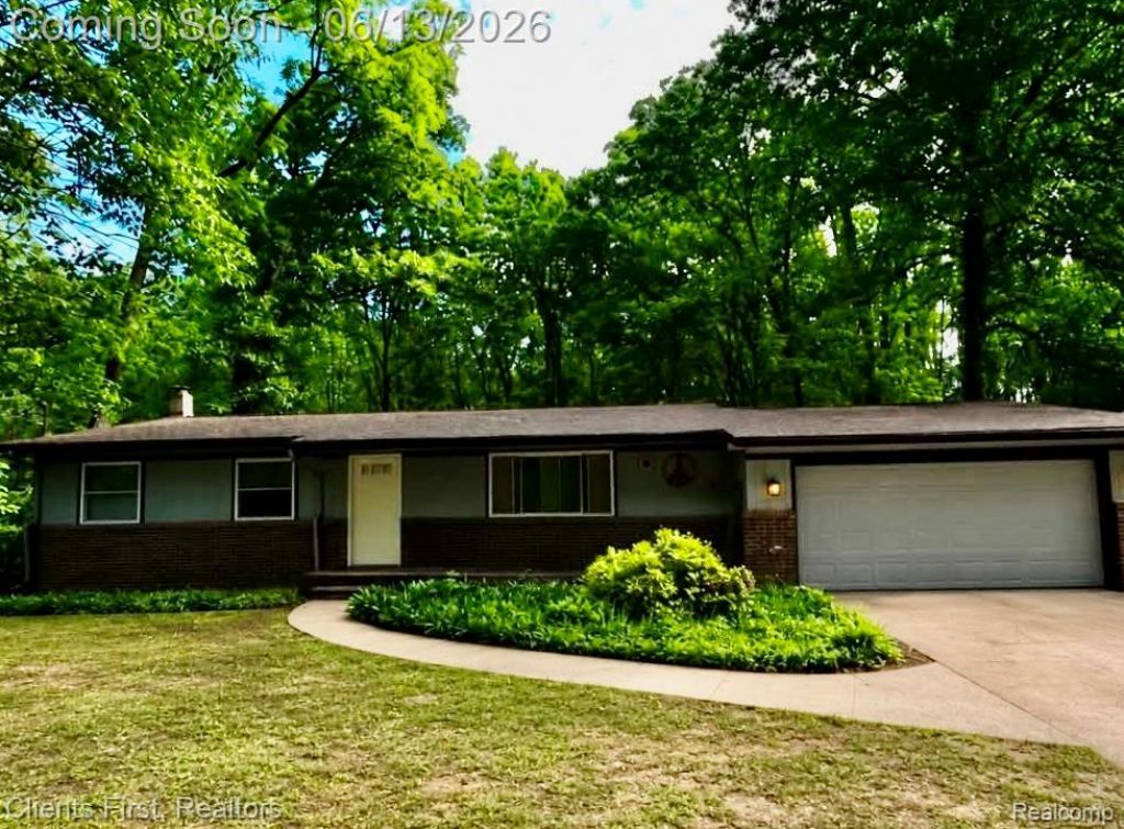 5844 Crandall Road, Howell, MI 48855 Main Photo
