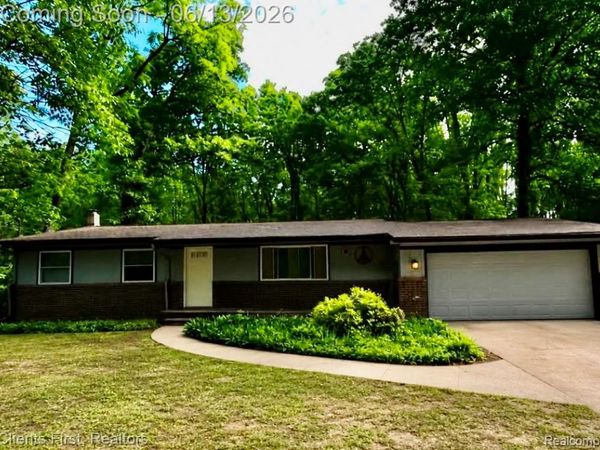 5844 Crandall Road, Howell, MI 48855