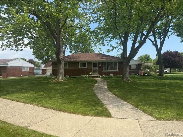 2555 Longmeadow Drive, Trenton, MI 48183