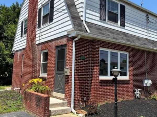 545 E HIGH STREET, ELIZABETHTOWN, PA 17022