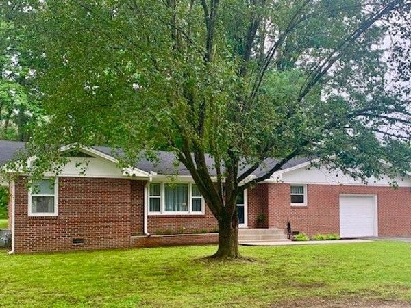 1200 Bond St , Manchester, TN 37355