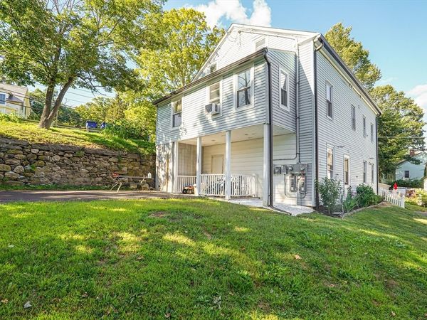 621 Main St, Sturbridge, MA 01566