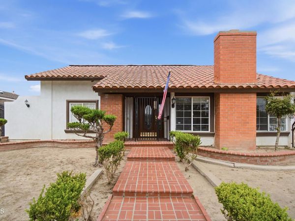 1131 Camelot Way, Oxnard, CA 93030