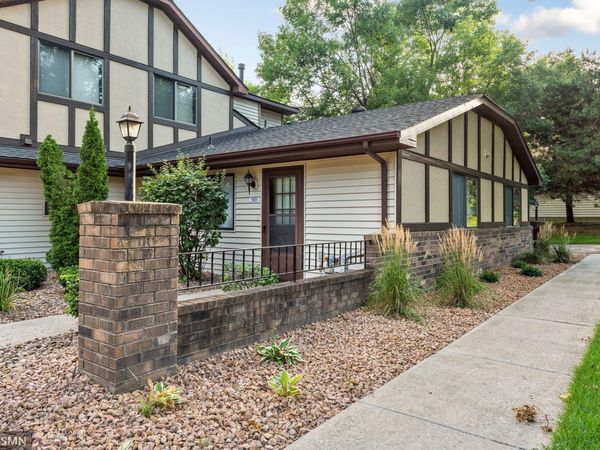 1101 W Royal Oaks Drive, Shoreview, MN 55126