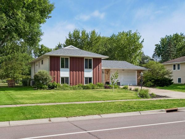 880 Whitney Drive , Apple Valley, MN 55124