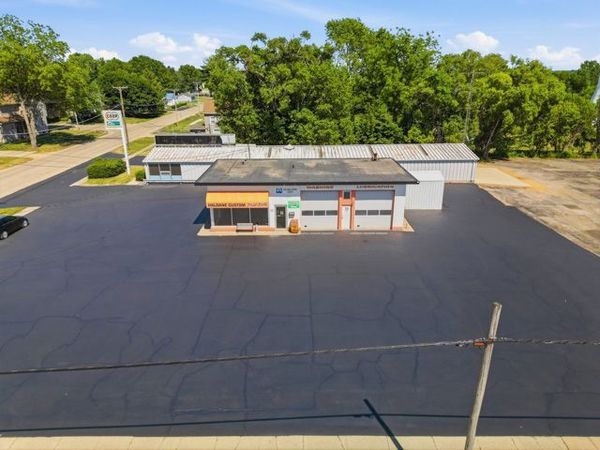 602 S Division Ave, Polo, IL 61064