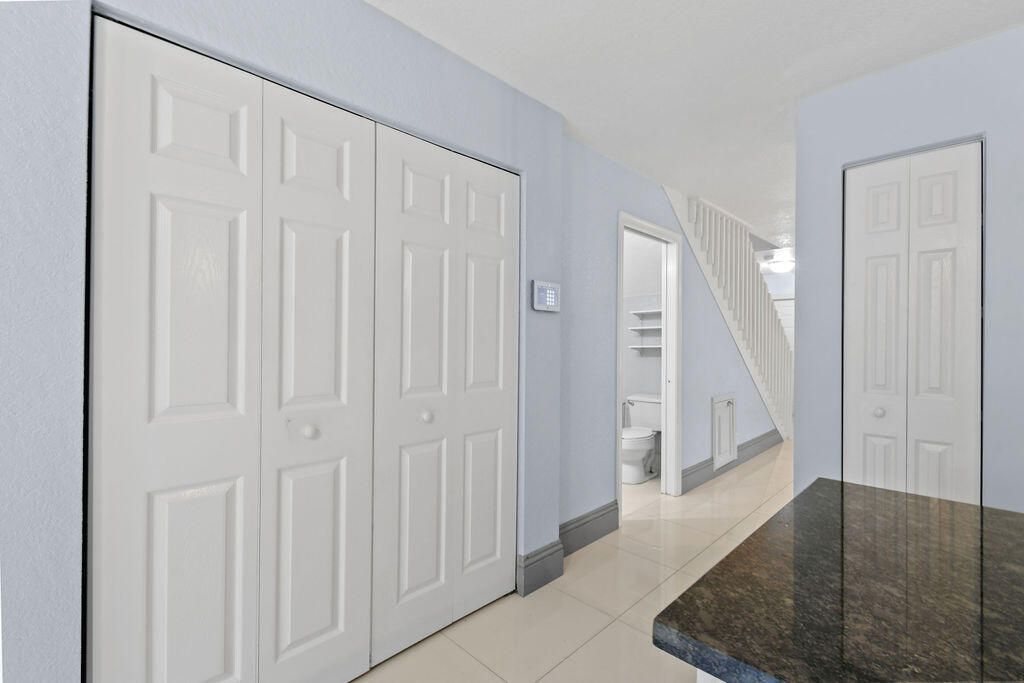 952 Summit Lake Drive, West Palm Beach, FL 33406 Photo