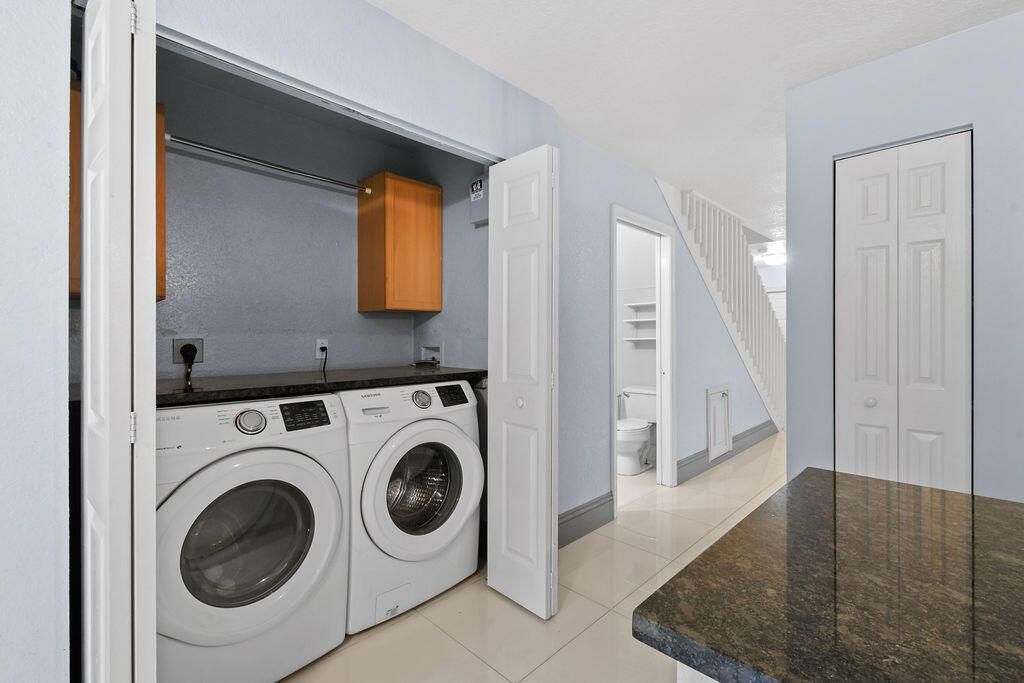 952 Summit Lake Drive, West Palm Beach, FL 33406 Photo