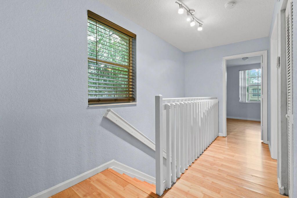 952 Summit Lake Drive, West Palm Beach, FL 33406 Photo