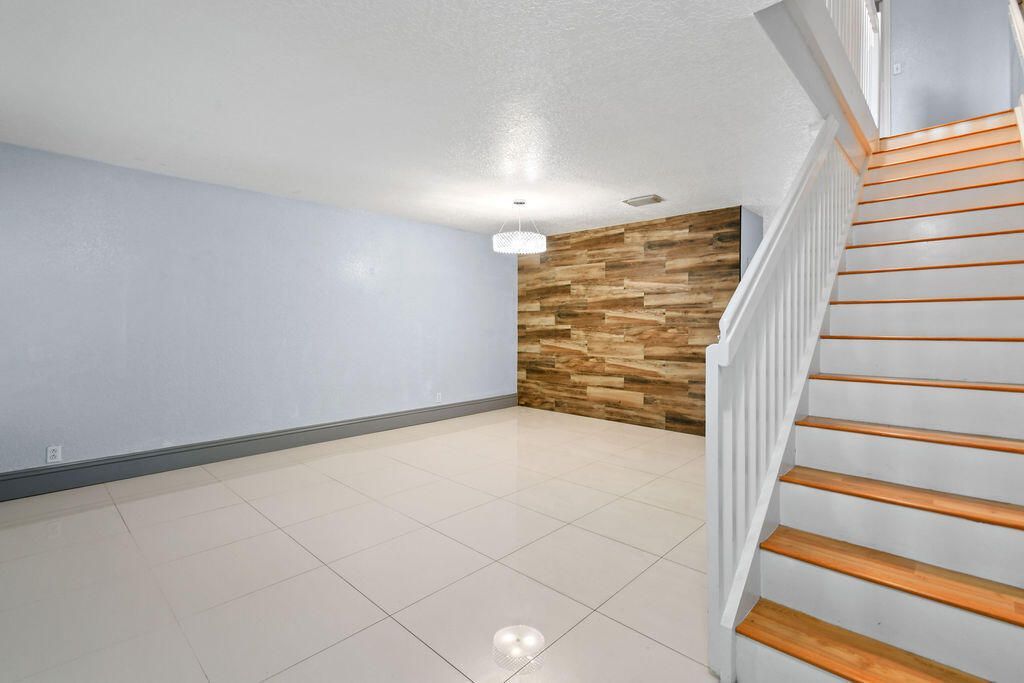 952 Summit Lake Drive, West Palm Beach, FL 33406 Photo