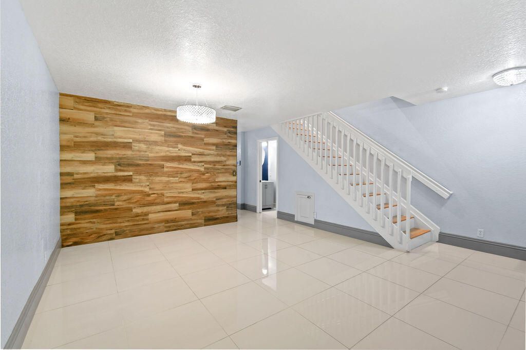 952 Summit Lake Drive, West Palm Beach, FL 33406 Photo