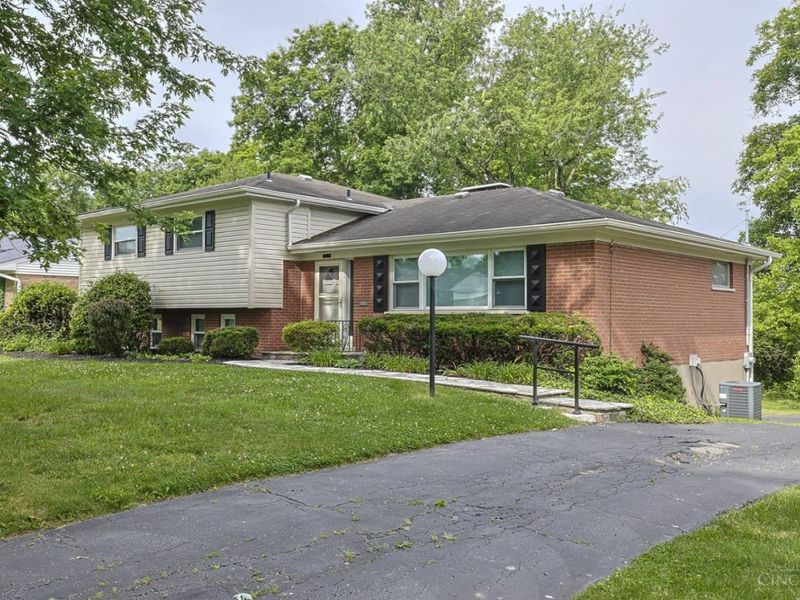 7445 Elbrook Avenue, Amberley, OH 45237 Photo 11
