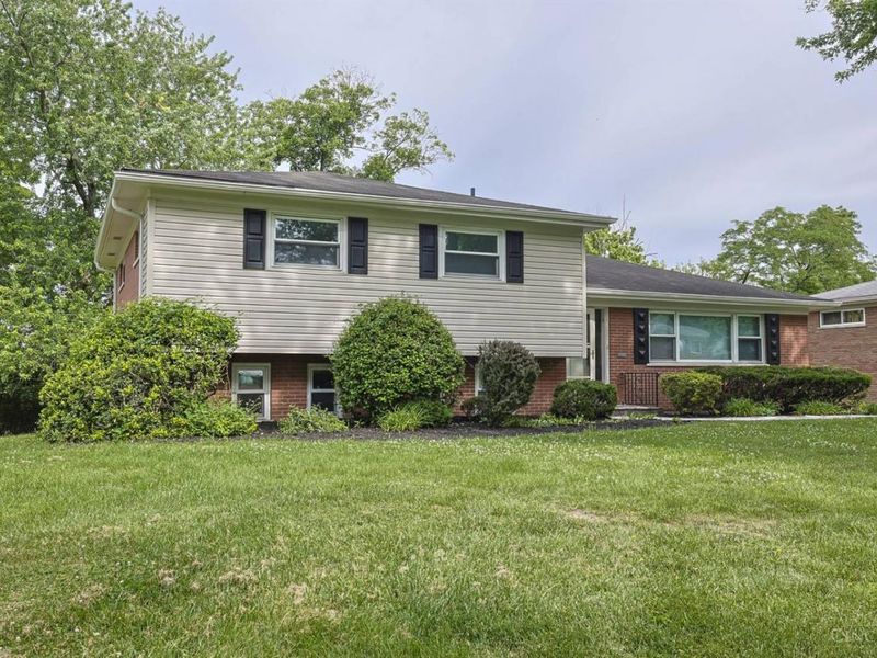 7445 Elbrook Avenue, Amberley, OH 45237 Photo 2