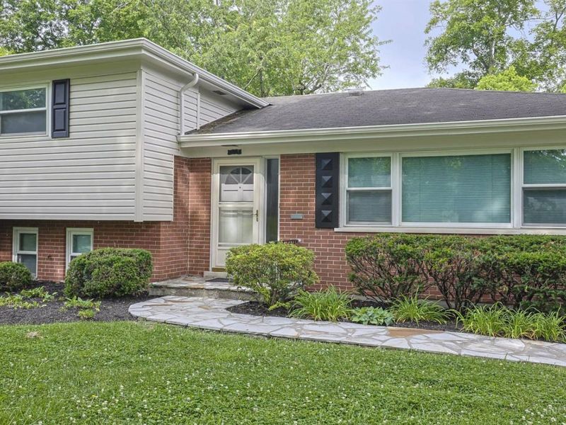 7445 Elbrook Avenue, Amberley, OH 45237 Photo 3