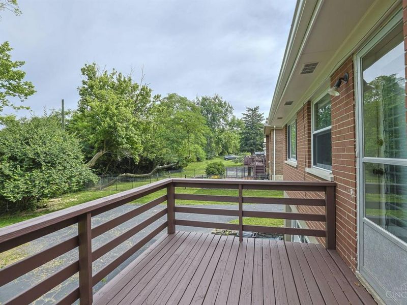7445 Elbrook Avenue, Amberley, OH 45237 Photo 4