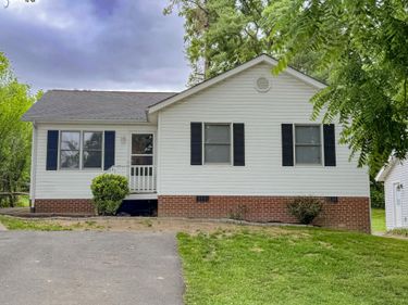 319 WESTWOOD BLVD, STAUNTON, VA 24401