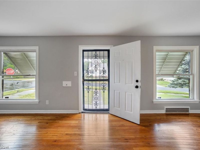 5145 E 114th Street , Garfield Heights, OH 44125 Photo 4