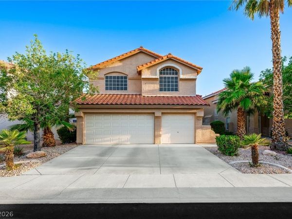 7829 Desert Candle Way, Las Vegas, NV 89128