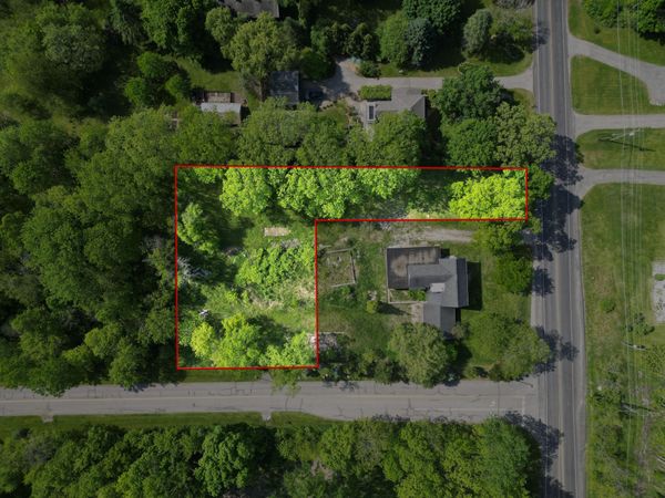 2326 Dean Lake Avenue NE, Grand Rapids, MI 49505